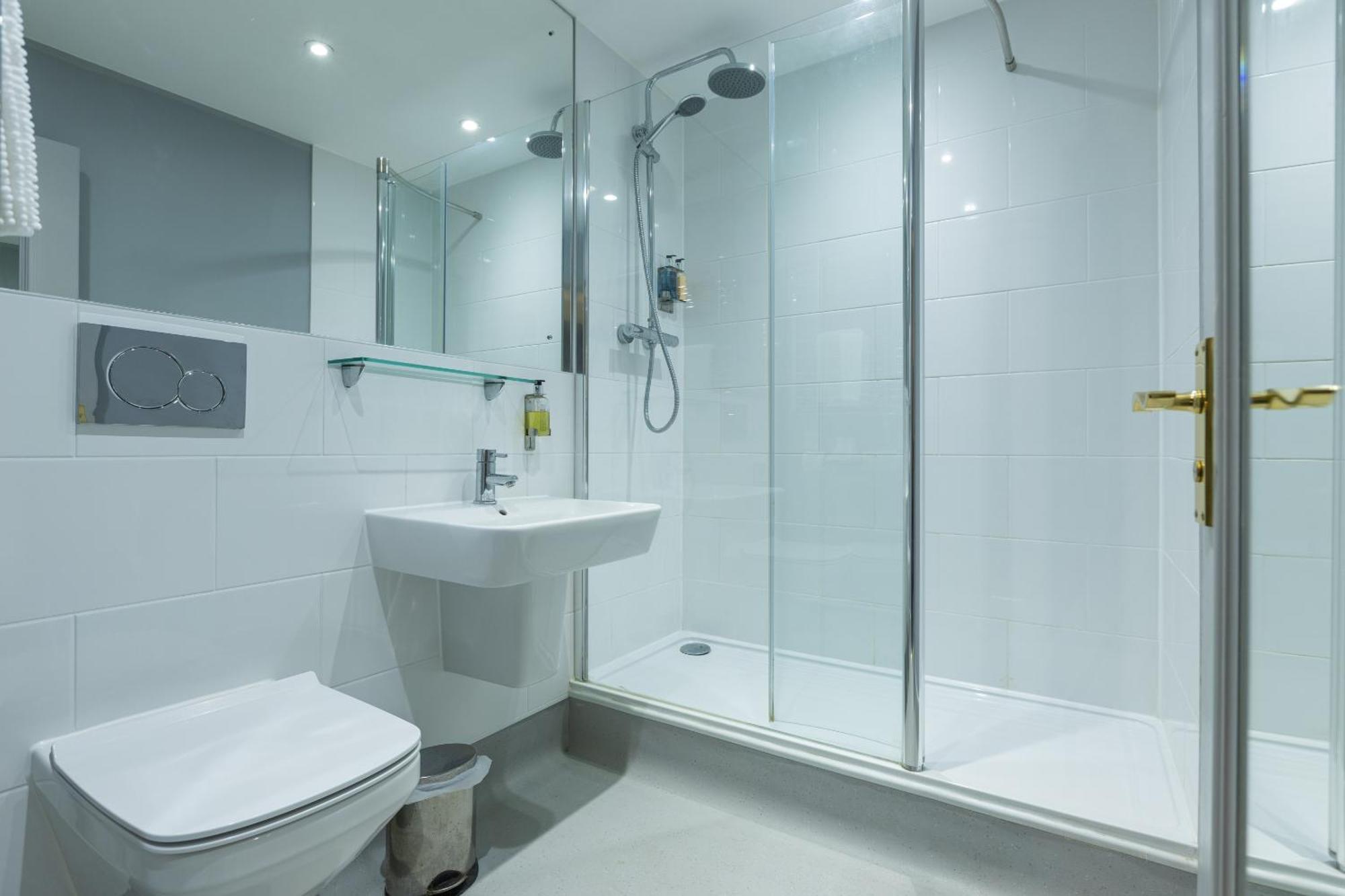 Blue Boar Hotel Maldon Luaran gambar